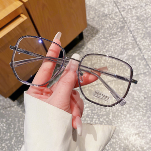 眼镜女无边框