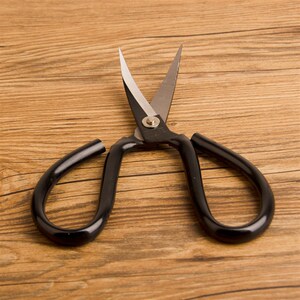 新包邮菜刀工弯剪刀翘剪剪橡胶修边剪王业弯头皮革剪鞋底修边大.