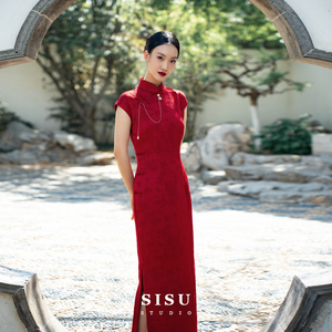 sisu新中式改良旗袍2024新款新娘订婚结婚礼服简约短袖红色敬酒服