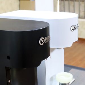 韩国自动易拉罐封口机小型饮料果汁杯子压盖机透明塑料瓶子封罐机