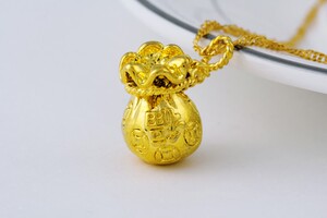 老凤祥黄金999项链女情侣精致小巧福袋24k金吊坠时尚流行百搭饰品