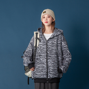 以纯2021春季新款韩版条纹印花学生女装港风短外套卫衣官方旗舰店