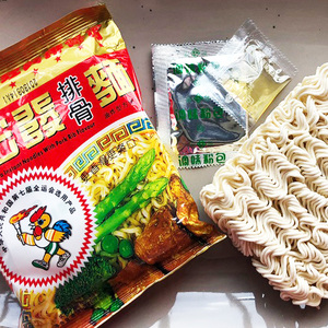 儿时童年回忆宏发泡面排骨面67克方便面10包包