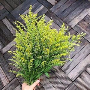 云南鲜花直发黄莺草情人草尤加利叶水晶草配草鲜切花混搭生日花束