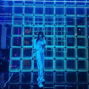 枫如画千层镜深渊魔术镜霓虹灯网红灯箱门头招牌酒吧发光字定制