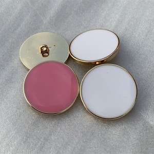 新式纽扣皮质毛白大衣g品草衣色粉色钮扣