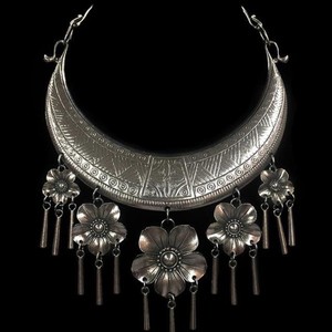 云南复古民族风夸张苗银大项圈傣族吊坠项链女演出拍摄配饰品