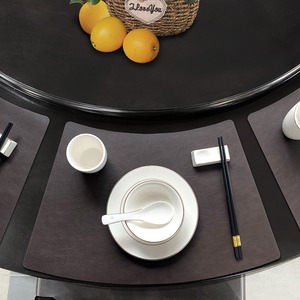 黑棕色餐垫高级感轻奢圆桌扇形餐具垫防水防油免洗隔热藏式碗盘垫