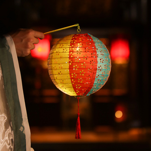 新品小灯笼挂件儿童手提大乔手工发红纸灯笼挂r饰花灯幼儿园光迁
