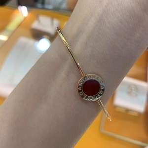 bvlgari/宝格丽双面圆饼红玉髓手链18k玫瑰金圆形手环女手镯