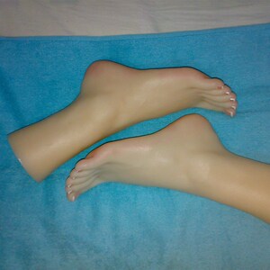 19岁少拍美脚模型仿真足模脚模女照玉足美女硅胶丝袜模型足脚断脚