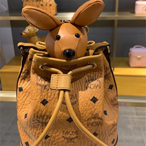 代购mcm女包2021新款visetos兔子抽绳水桶包可拆卸兔子单肩斜挎包