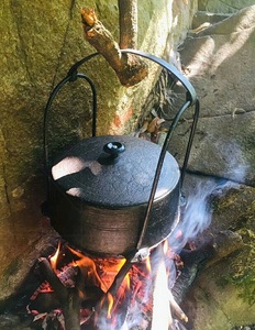 吊锅锅子铸铁老式煮饭煲铁鼎顶锅煲汤锅用具铁罐老铁带盖铁罐子.