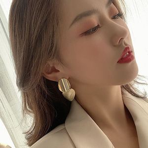 金色耳环高级感夸张圆脸显瘦饰拉丝金属复古港风方脸适合的大耳钉