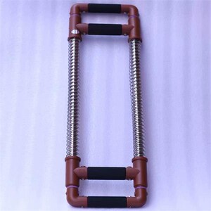 罗跃飞健身器材