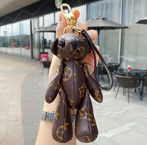 适用lv拆包老花小熊汽车钥匙扣女可爱创意个性老花公仔包包挂件