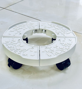 万向轮风扇底座