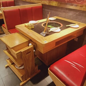 火锅烧烤店桌椅大理石火锅桌无烟自助电磁炉一体烤肉桌子商用定制