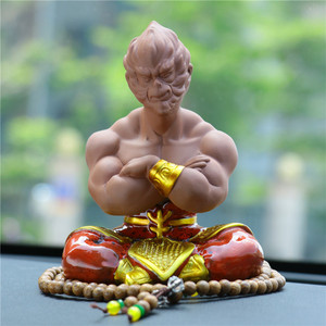 新品肌肉男孙悟空汽车美件健摆牛魔王车上个仪车用u性表台陶瓷摆