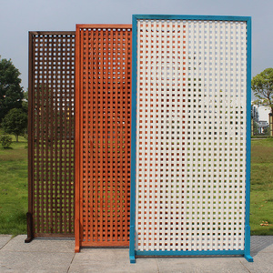 木格子隔断室外