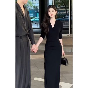 赫本风法式黑色长袖连衣裙秋季2024新款气质女装高级感配大衣长裙