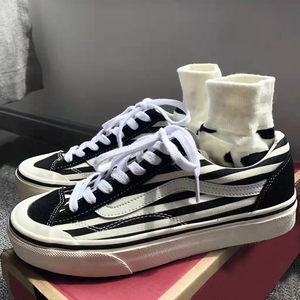 万斯style36 sf黑白斑马条纹低帮帆布鞋女半月包头情侣休闲板鞋男