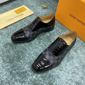 lv 2022新款男士漆皮拼接系带耐磨平底正装皮鞋