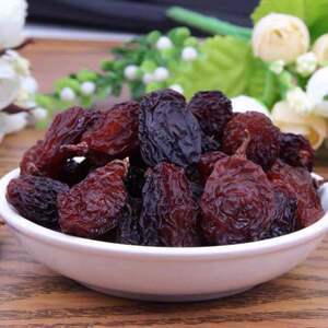 新疆吐鲁番特产大颗粒红玛瑙带籽葡萄干农户散装买1斤送半斤红枣