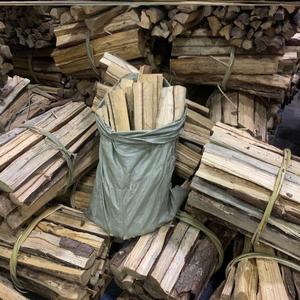 烧柴木头干柴火 家用烧火柴 松木柴 杂木柴 火柴灶柴火 郊外篝火