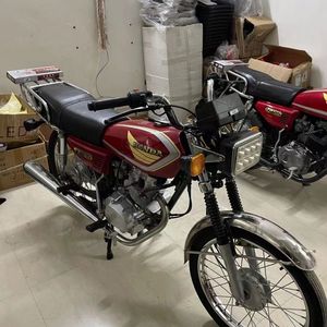 国产珠江cg125摩托男装跨骑式载货代步机车整车燃油摩托车整车