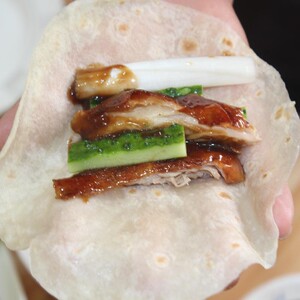 纯手工烙制烤鸭饼荷叶饼春饼面皮京酱肉丝饼酒店春饼皮春卷皮小饼