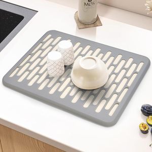 新品硅胶硅藻泥沥水垫厨房沥水垫石盘干燥垫硅藻土速干餐垫杯垫