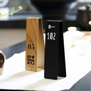 摇驰 网红店不锈钢数字桌号牌两面定制电镀金色立式双面桌牌vip已预订