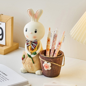 可爱小兔子笔筒收纳盒装饰品摆件儿童女孩学生桌面存钱罐生日礼物