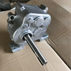 自走式土豆覆膜机微型齿轮箱 隆丰机械j倒挡微耕农机运苗车变速箱