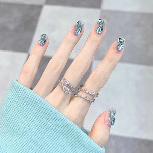 碎钻爆闪镶钻气质蓝色显白仙女穿戴式美甲贴片短款假指甲新娘孕妇