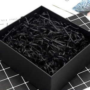00陈仁慧2007淘宝喜糖盒黑色拉菲草填充物装饰礼品盒520纸屑灯串