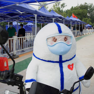 抗疫公仔大白防疫志愿者纪念品医护人员防护服毛绒玩具送礼物可爱