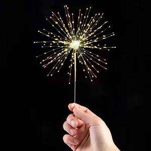 新年仙女棒烟花灯庭院观赏节日气氛表演花园摄影拍照户外玩具