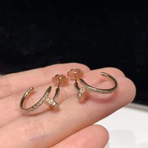 cartier/卡地亚钉子满钻耳环18k玫瑰金经典款护身符耳钉手镯