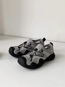 黑武士小众丑萌鞋女2023夏季新款镂空透气平底单鞋运动凉鞋设计感