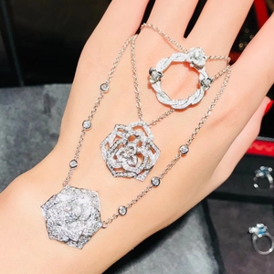 000人付款淘宝代购piaget/伯爵rose项链18k玫瑰金镶钻玫瑰花吊坠锁骨