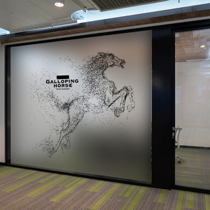 奔腾的骏马孤狼抽象几何科技感玻璃贴膜办公室装饰磨砂uv静电贴纸