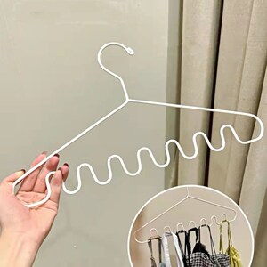 波浪纹衣架挂钩简约家用收纳多功能内衣无痕创意神器网红挂架直销