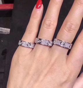 卡地亚戒指18k玫瑰金love宽版满天星六主钻黑钉经典款情侣对戒