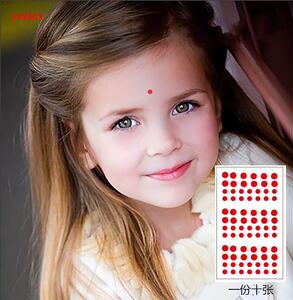 宝宝眉心点红
