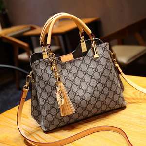 香港奢侈品名牌女包2021新款包包时尚单肩包正品明星同款大牌女包