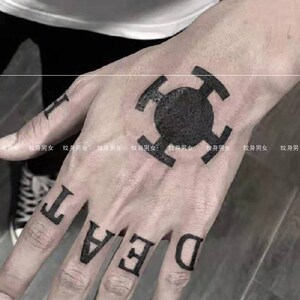 海贼王罗纹身贴草本动漫特拉法加罗手背英文符号果汁纹身刺青
