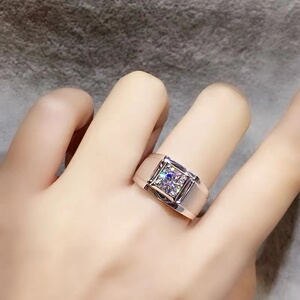 周大福寿钻戒男士1克拉纯银经典磨砂仿真钻戒指婚情侣对戒男潮