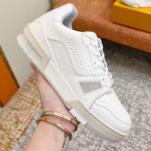 适用lv男鞋trainer板鞋运动鞋男系带休闲情侣男女白水泥小白鞋 潮